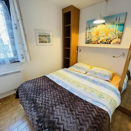 Rez-de-jardin A Agde: 2 Pieces Cabine, 6 Pers, Plage Et Commerces A Pied, Parking Prive - Fr-1-723-100 * Агд