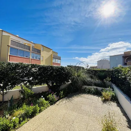 Апартаменти Rez-de-jardin A Agde: 2 Pieces Cabine, 6 Pers, Plage Et Commerces A Pied, Parking Prive - Fr-1-723-100 *
