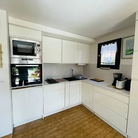 Rez-de-jardin A Agde: 2 Pieces Cabine, 6 Pers, Plage Et Commerces A Pied, Parking Prive - Fr-1-723-100 Апартаменти