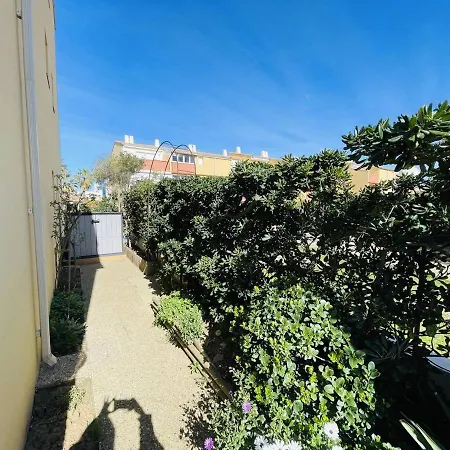 Апартаменти Rez-de-jardin A Agde: 2 Pieces Cabine, 6 Pers, Plage Et Commerces A Pied, Parking Prive - Fr-1-723-100